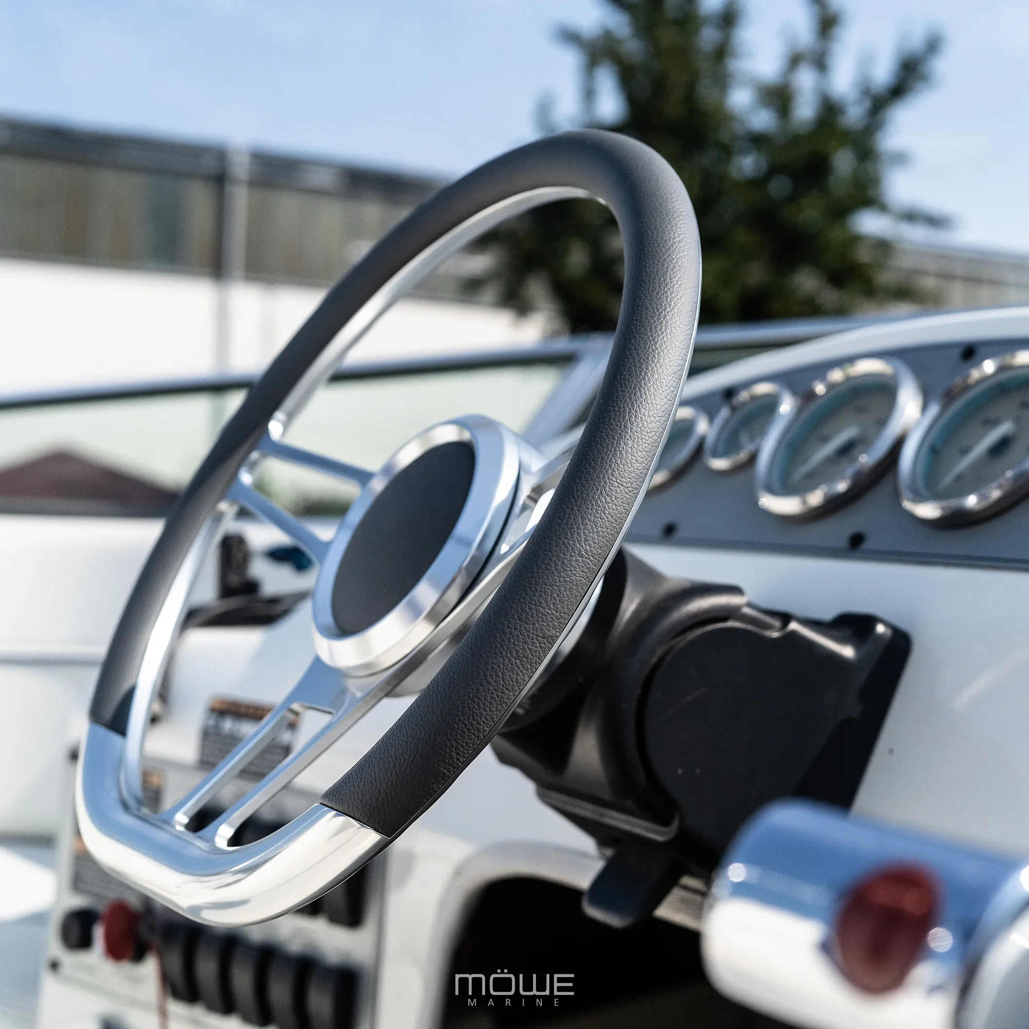 AMALFI schwarz Aluminium