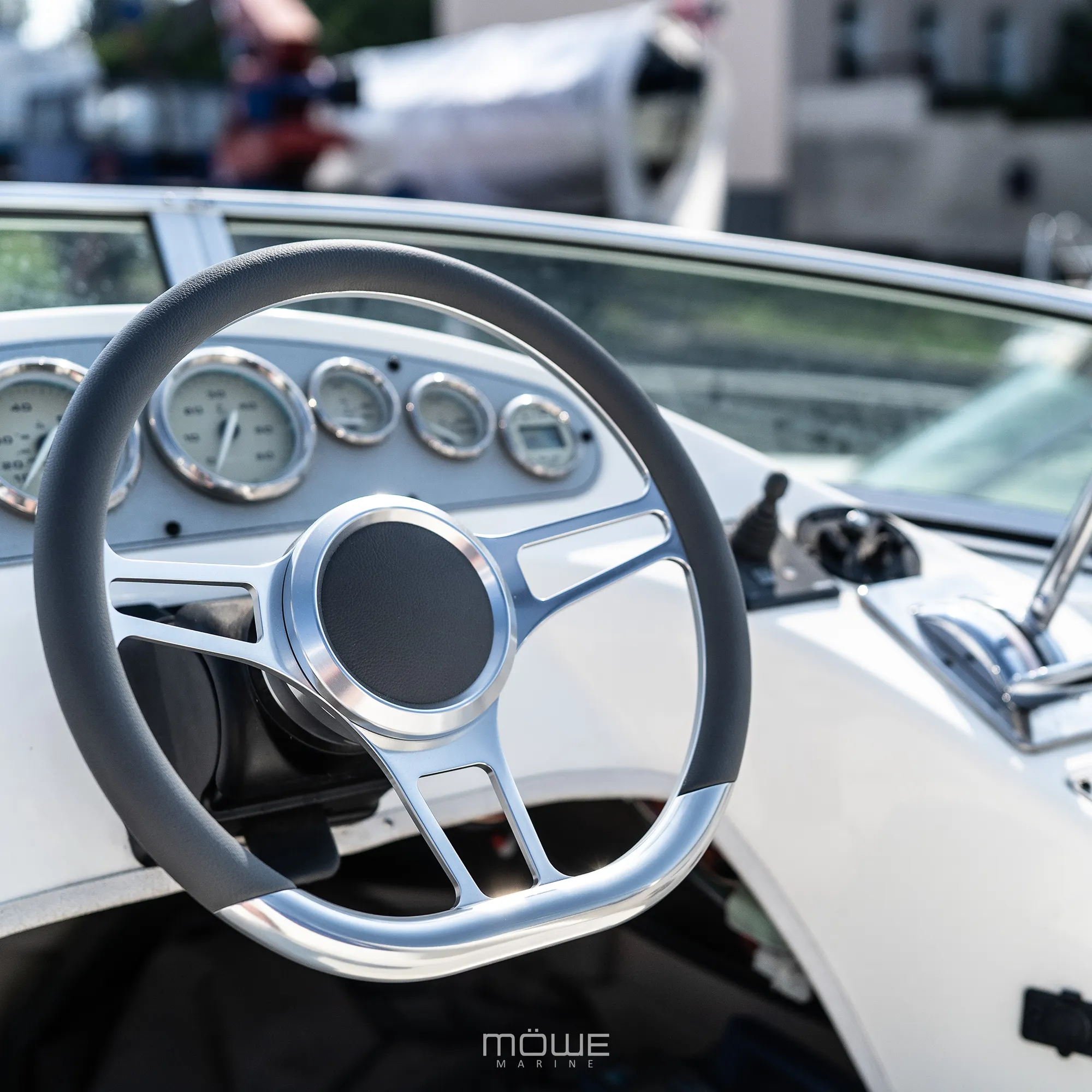 AMALFI schwarz Aluminium