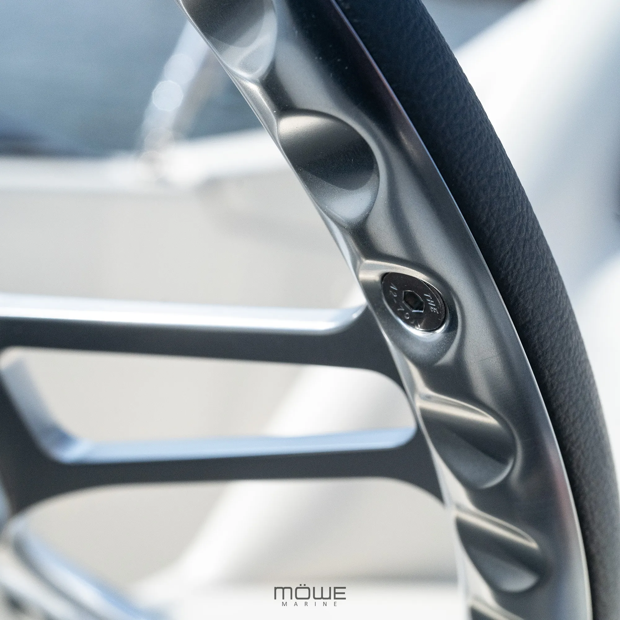 AMALFI schwarz Aluminium